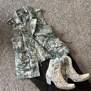 Camo Vest size M